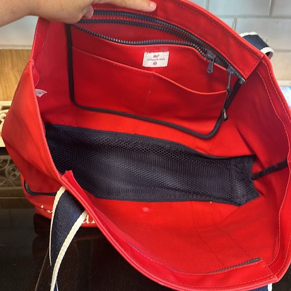Vineyard vines “For target” red beach bag! - Picture 5 of 16